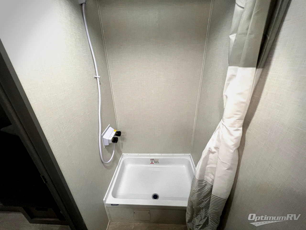 2026 Forest River Viking 4K Series 18FQ Photo 17