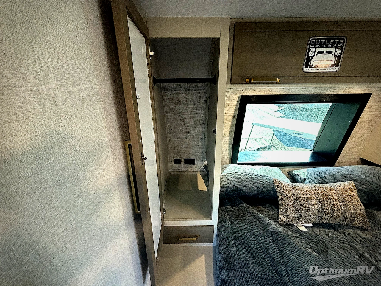 2025 Forest River Wildwood Heritage Glen 310BHI Photo 13