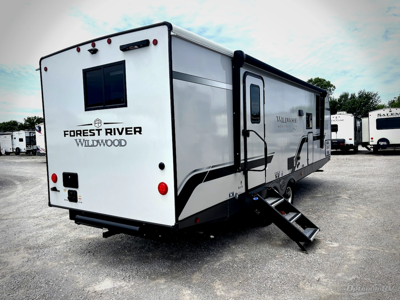 2026 Forest River Wildwood Heritage Glen Hyperlite 308RL Photo 2