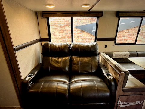 2020 CrossRoads Zinger ZR299RE RV Photo 2