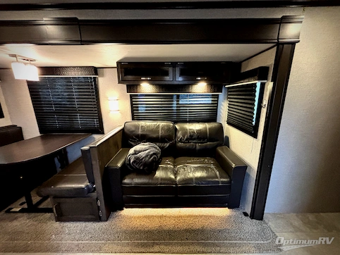 2020 Jayco Jay Flight 33RBTS RV Photo 2