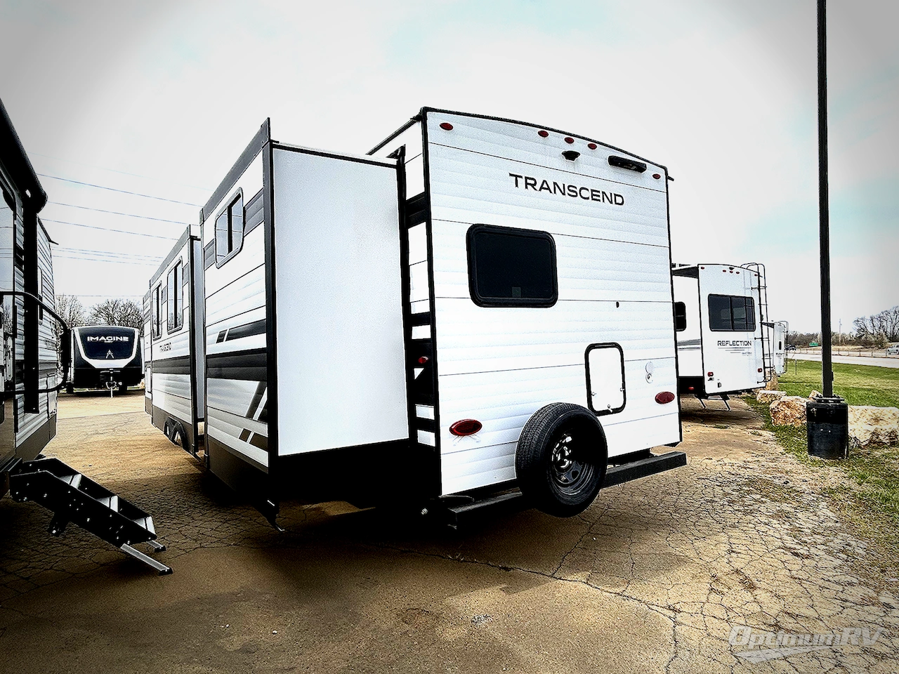 2025 Grand Design Transcend 335BHT Photo 3
