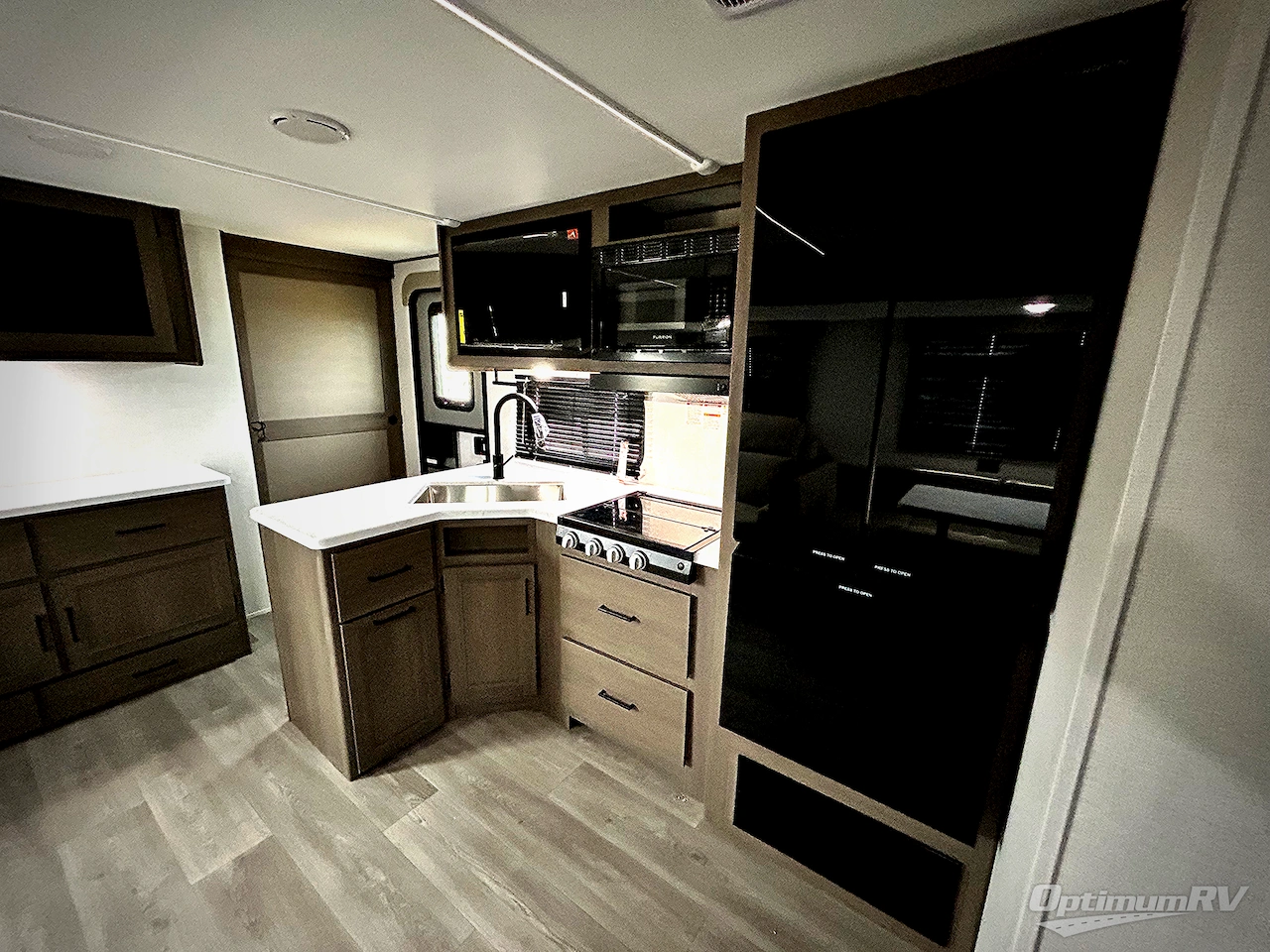 2025 Grand Design Transcend 335BHT Photo 8