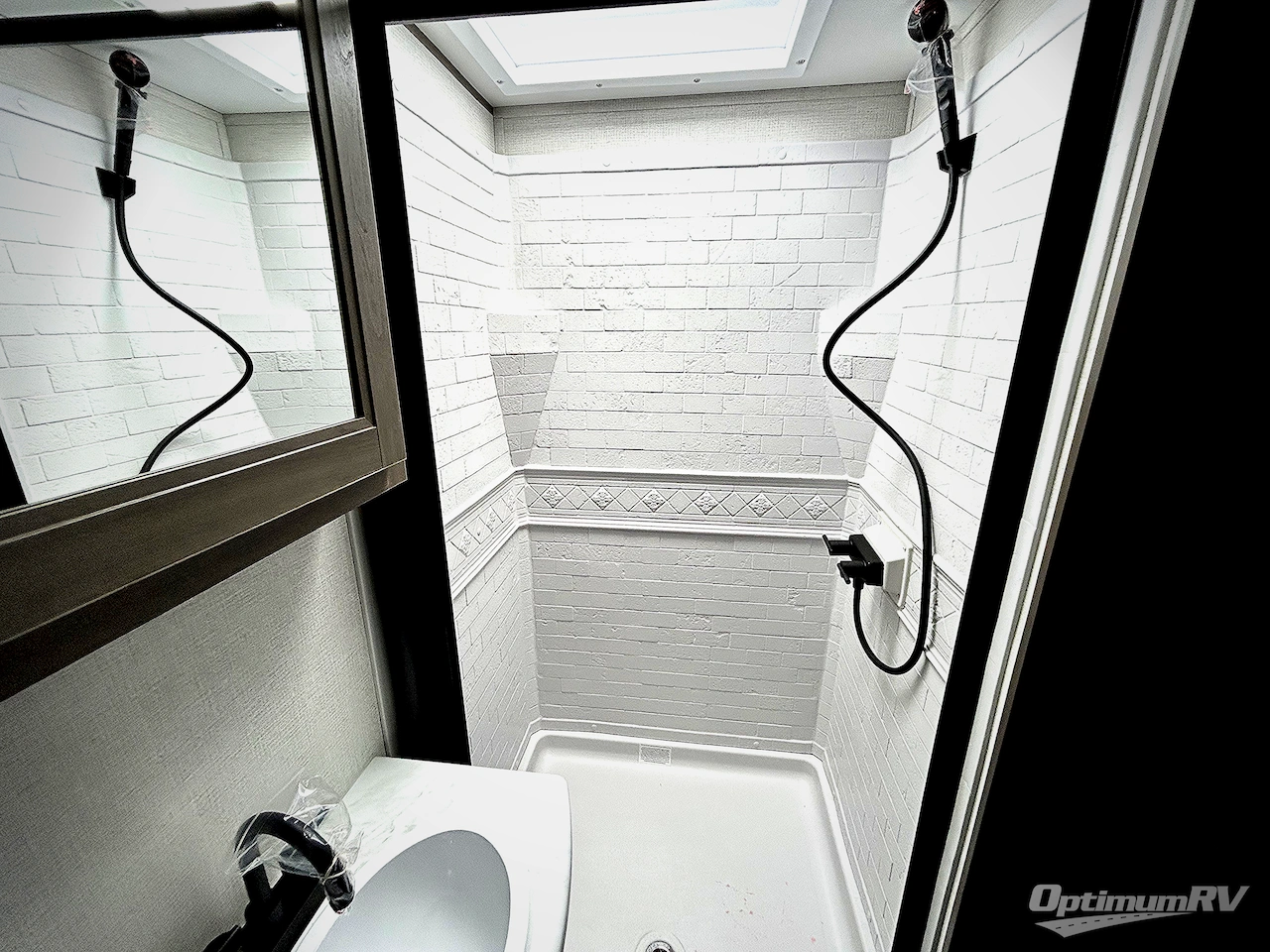 2025 Grand Design Transcend 335BHT Photo 17