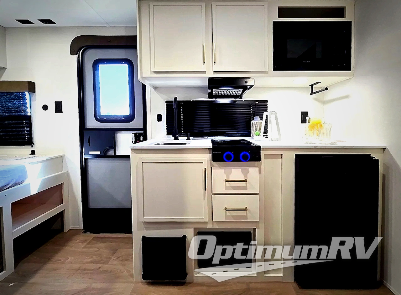 2027 Grand Design Transcend One 151BH Photo 9