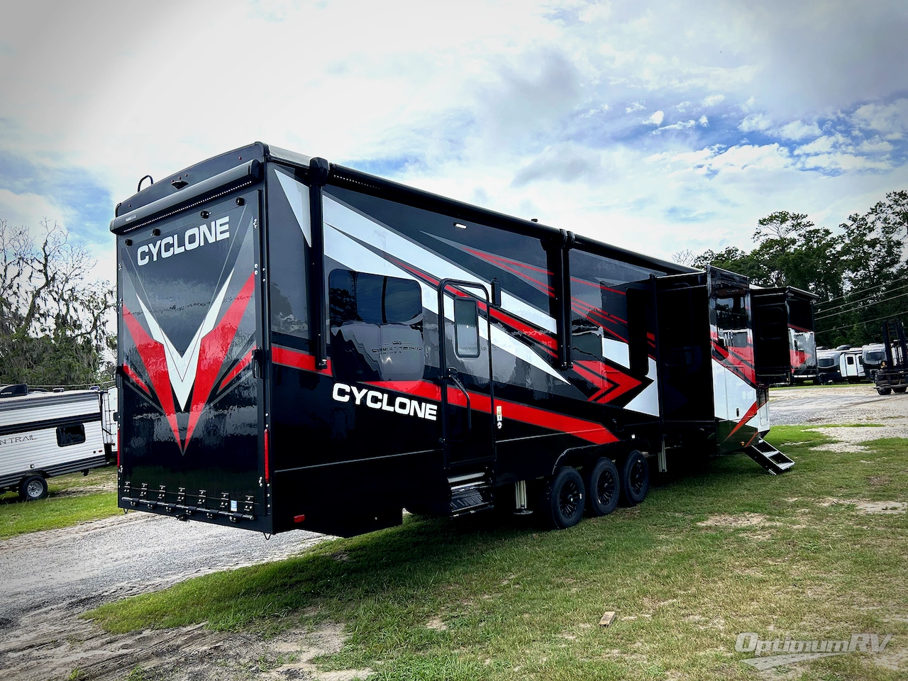 2025 Heartland Cyclone 4008 Photo 2