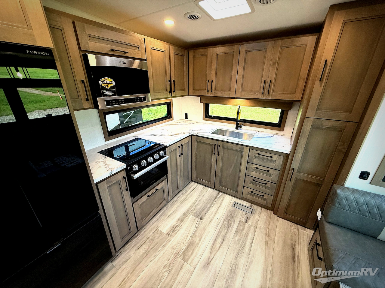 2026 KZ Durango Half-Ton 240RKD Photo 8