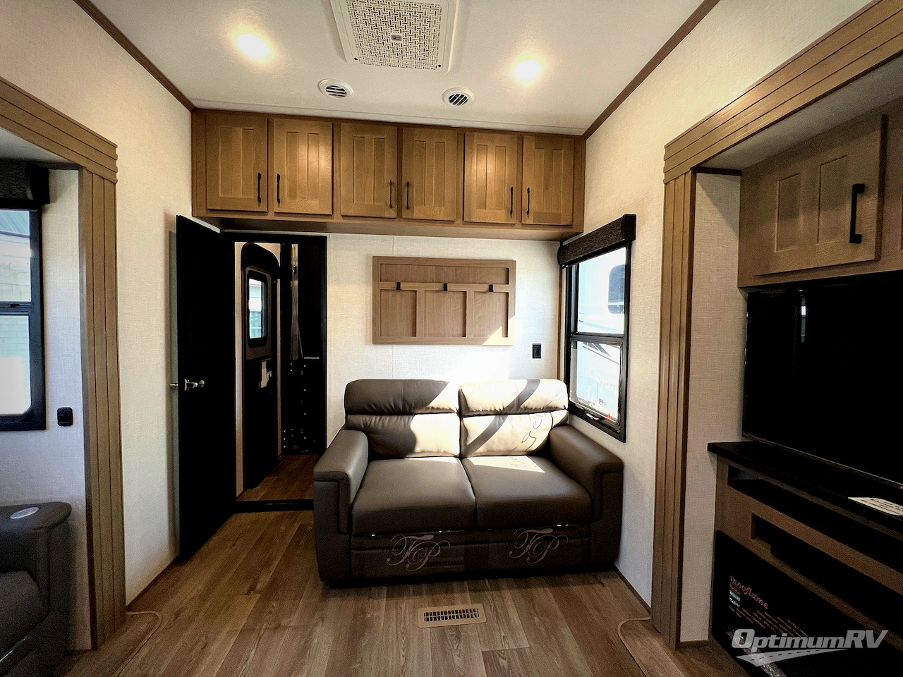 2025 KZ Durango 341RPT Photo 6