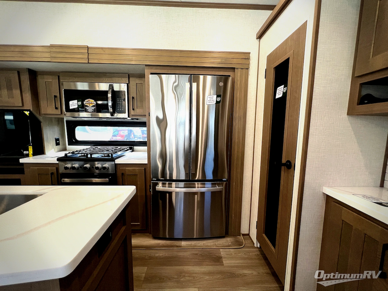 2025 KZ Durango 341RPT Photo 14
