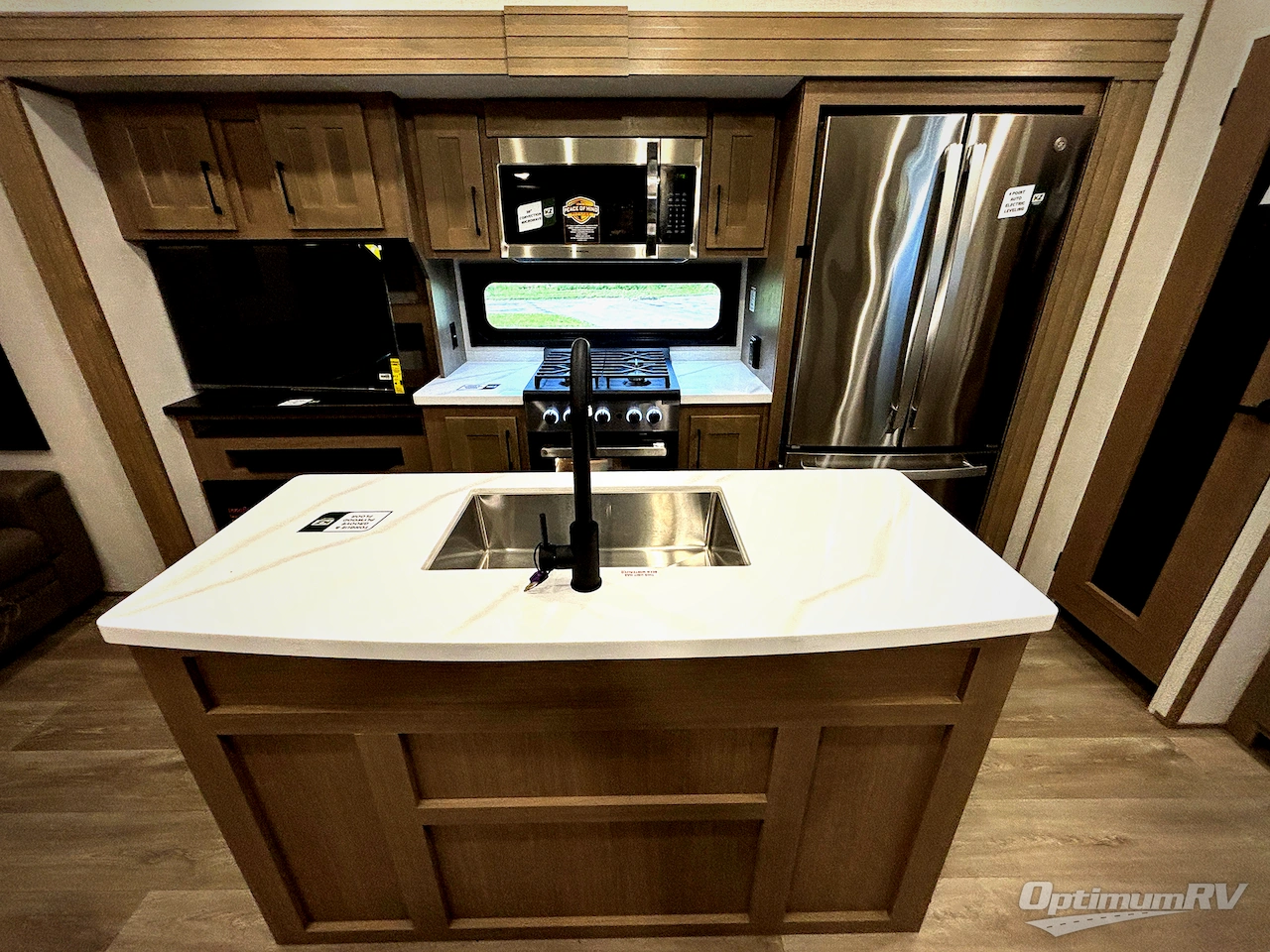 2025 KZ Durango D341RPT Photo 6