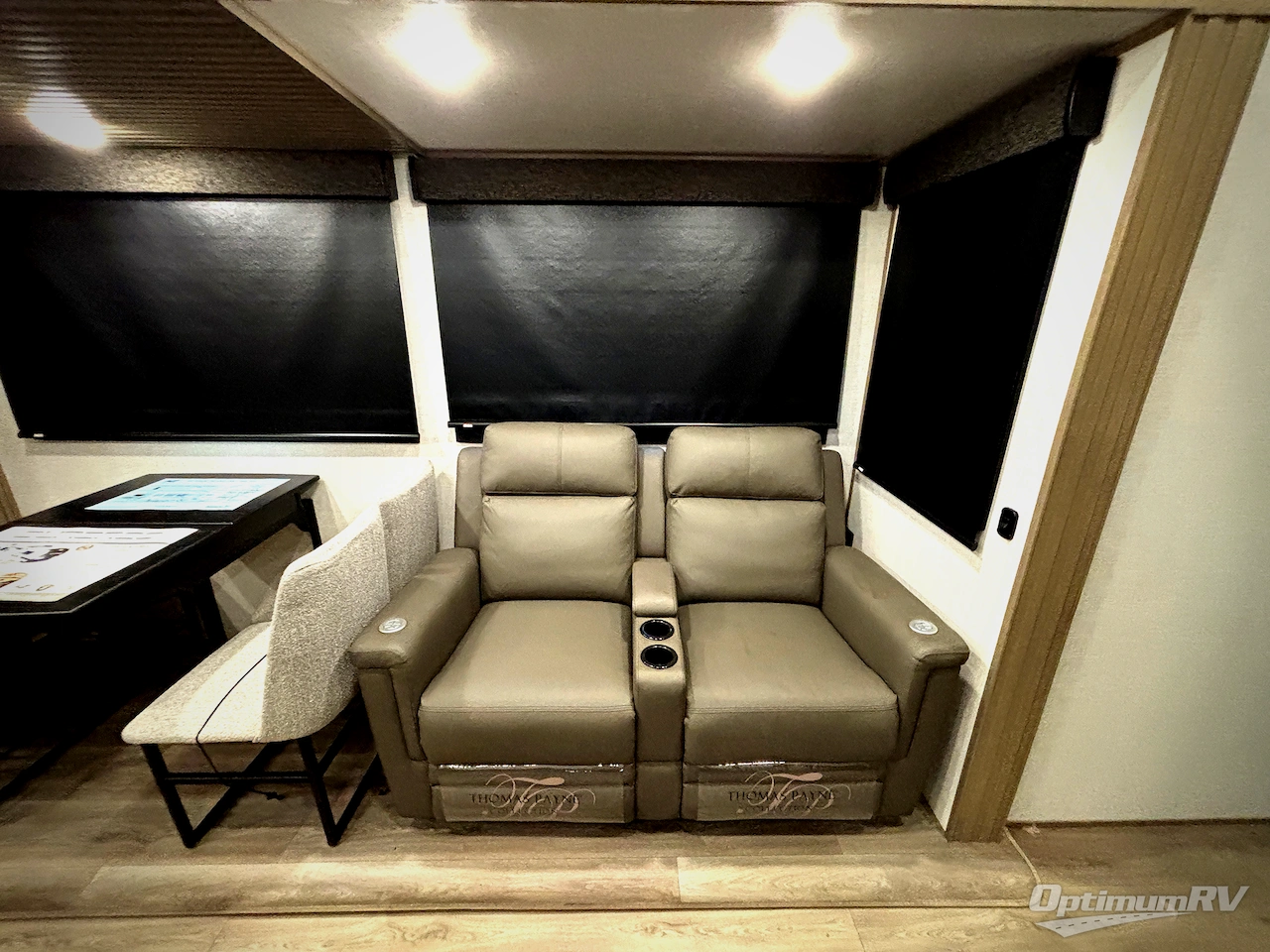 2025 KZ Durango D341RPT Photo 19
