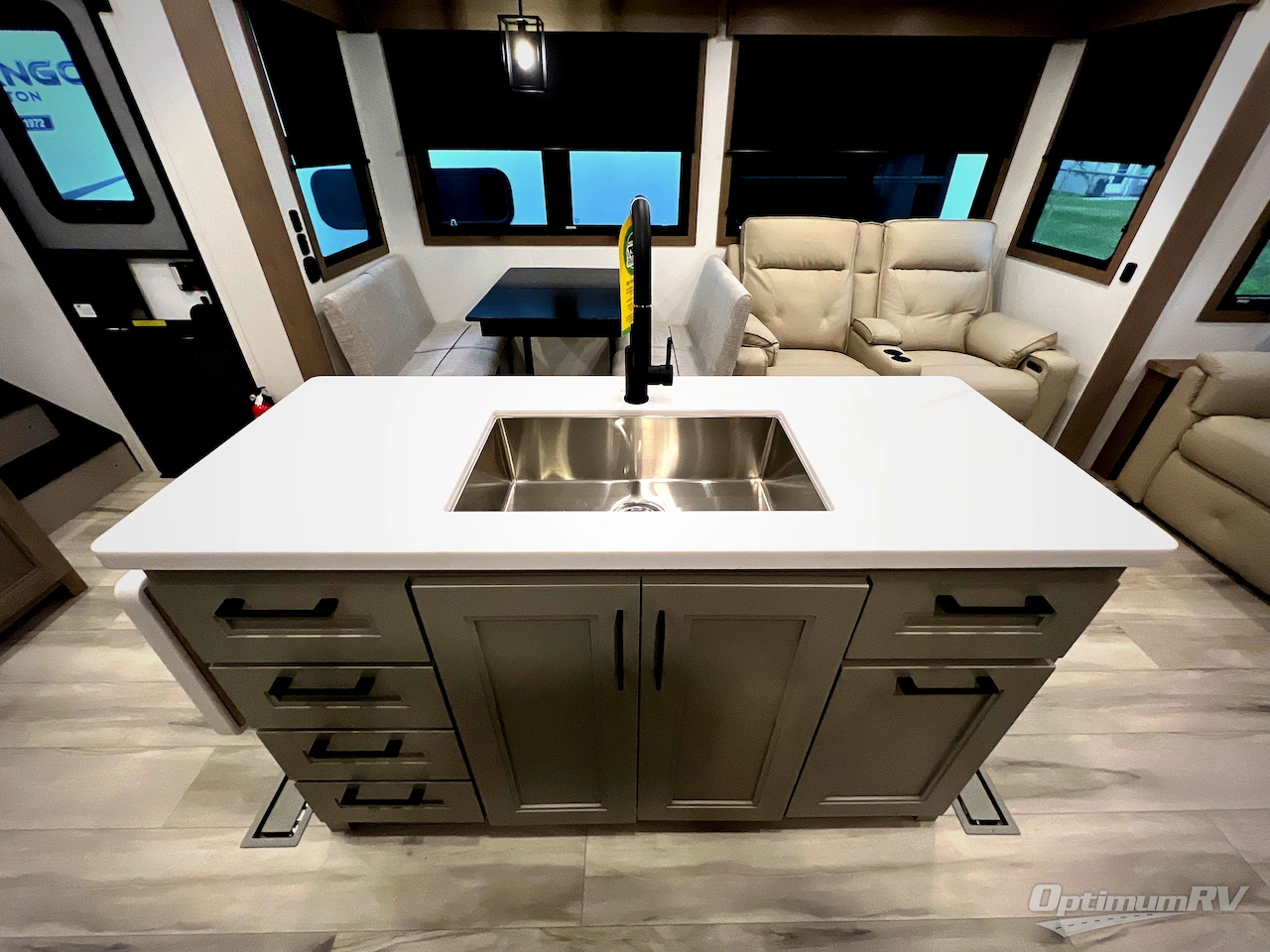 2026 KZ Durango 301RLT Photo 9