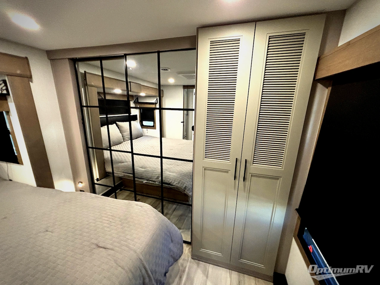 2026 KZ Durango D301RLT Photo 9