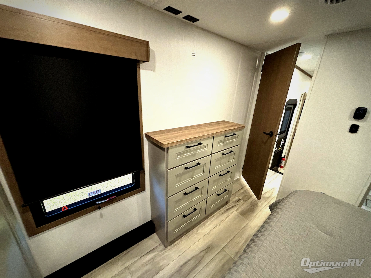 2026 KZ Durango D301RLT Photo 12