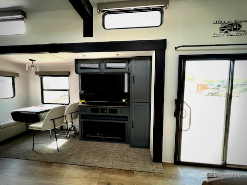 2026 Palomino Puma Destination 420LFT RV Photo 2