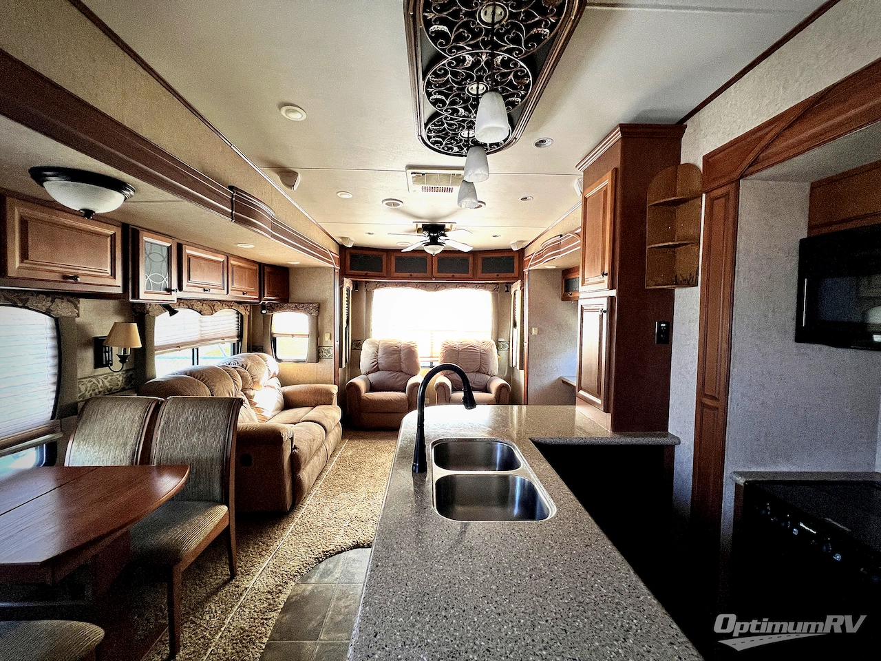 2011 Heartland Bighorn 3455RL Photo 2