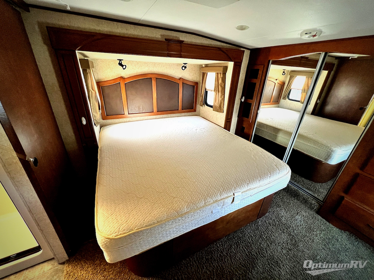 2011 Heartland Bighorn 3455RL Photo 16