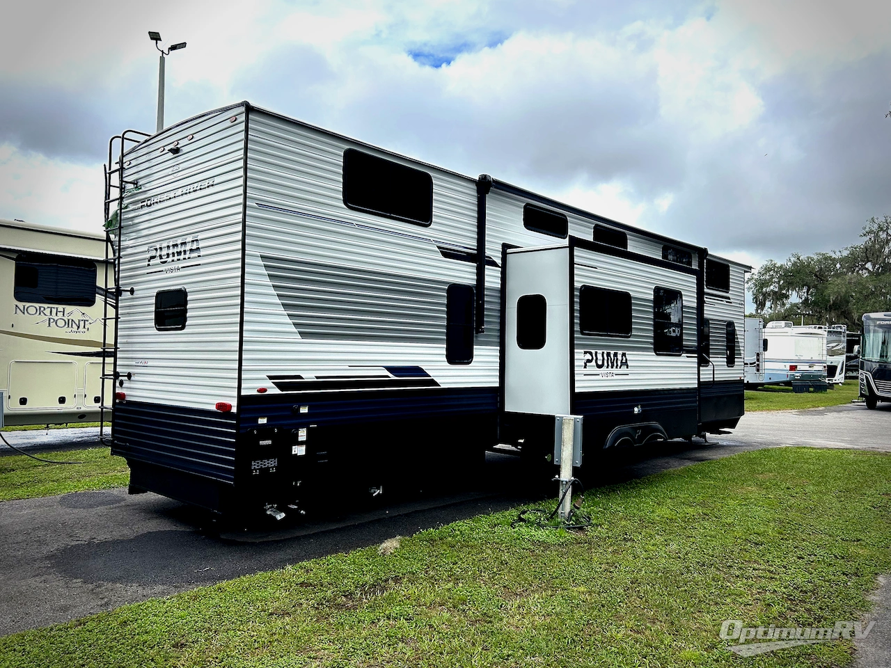 2026 Palomino Puma Destination 421LFT Photo 2