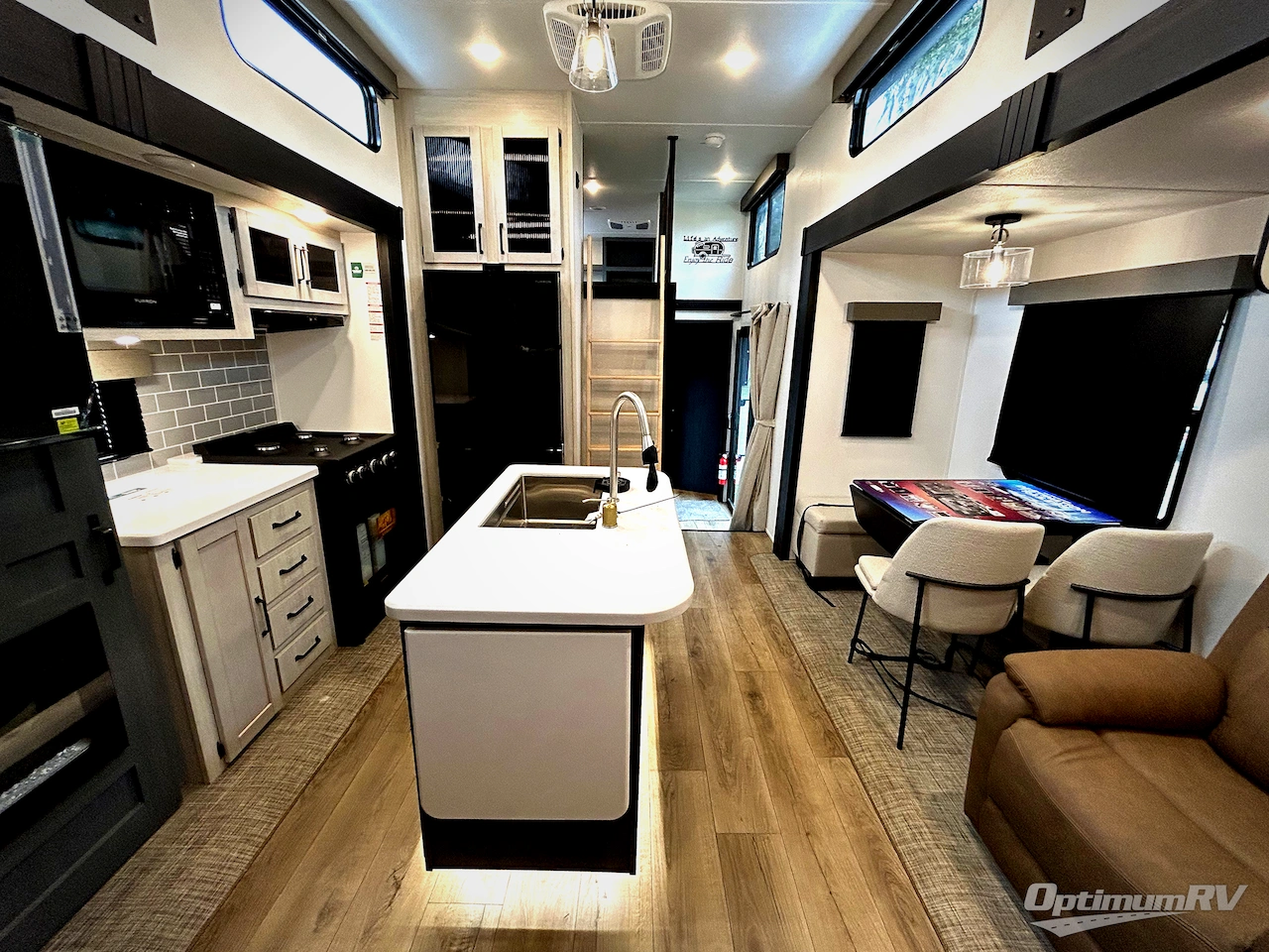 2026 Palomino Puma Destination 421LFT Photo 4