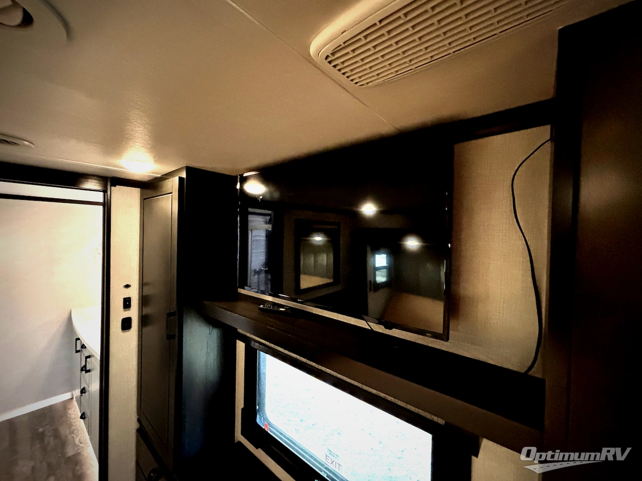 2021 Redwood Redwood 4001LK Photo 7