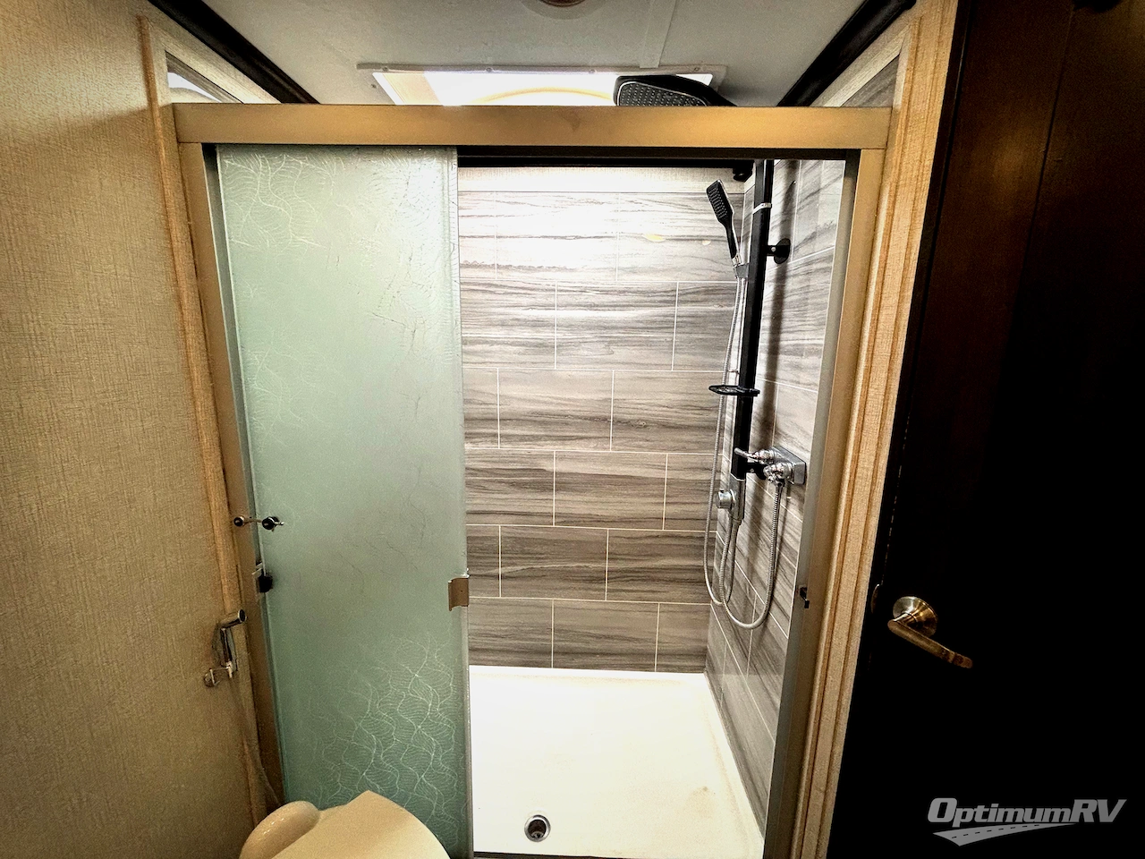 2021 Redwood Redwood 4001LK Photo 12