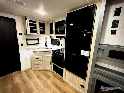 2026 Palomino Puma 31QBBH RV Photo 2