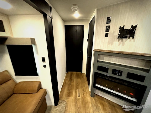 2026 Palomino Puma 32BHQS RV Photo 2