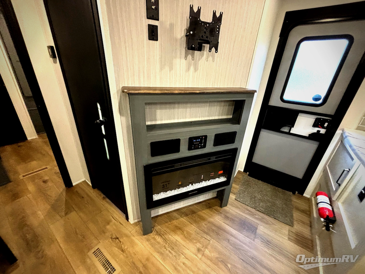 2026 Palomino Puma 32BHQS Photo 12