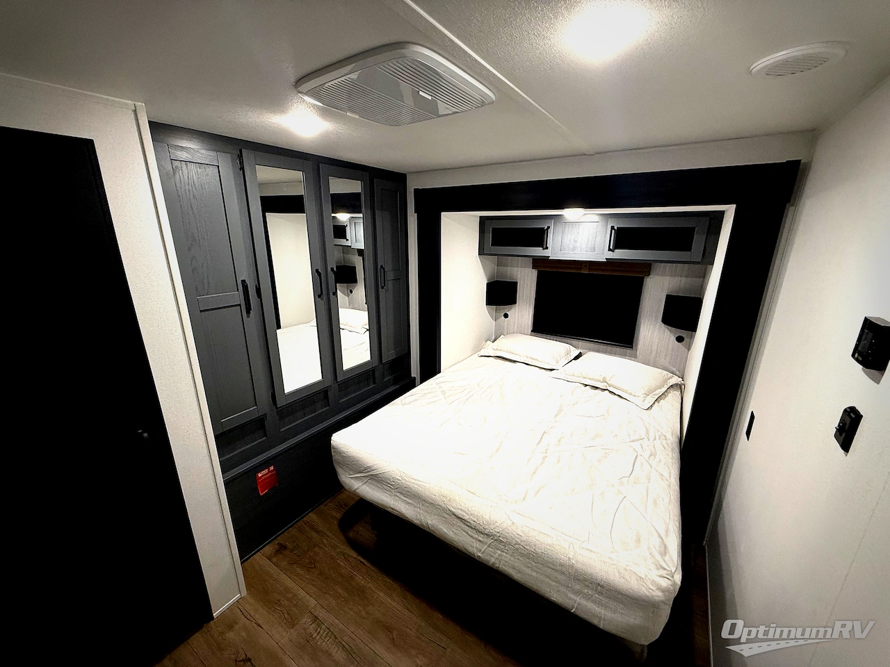 2026 Palomino Puma 32BHQS Photo 24