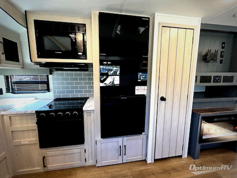 2026 Palomino Puma 31FKRK RV Photo 4