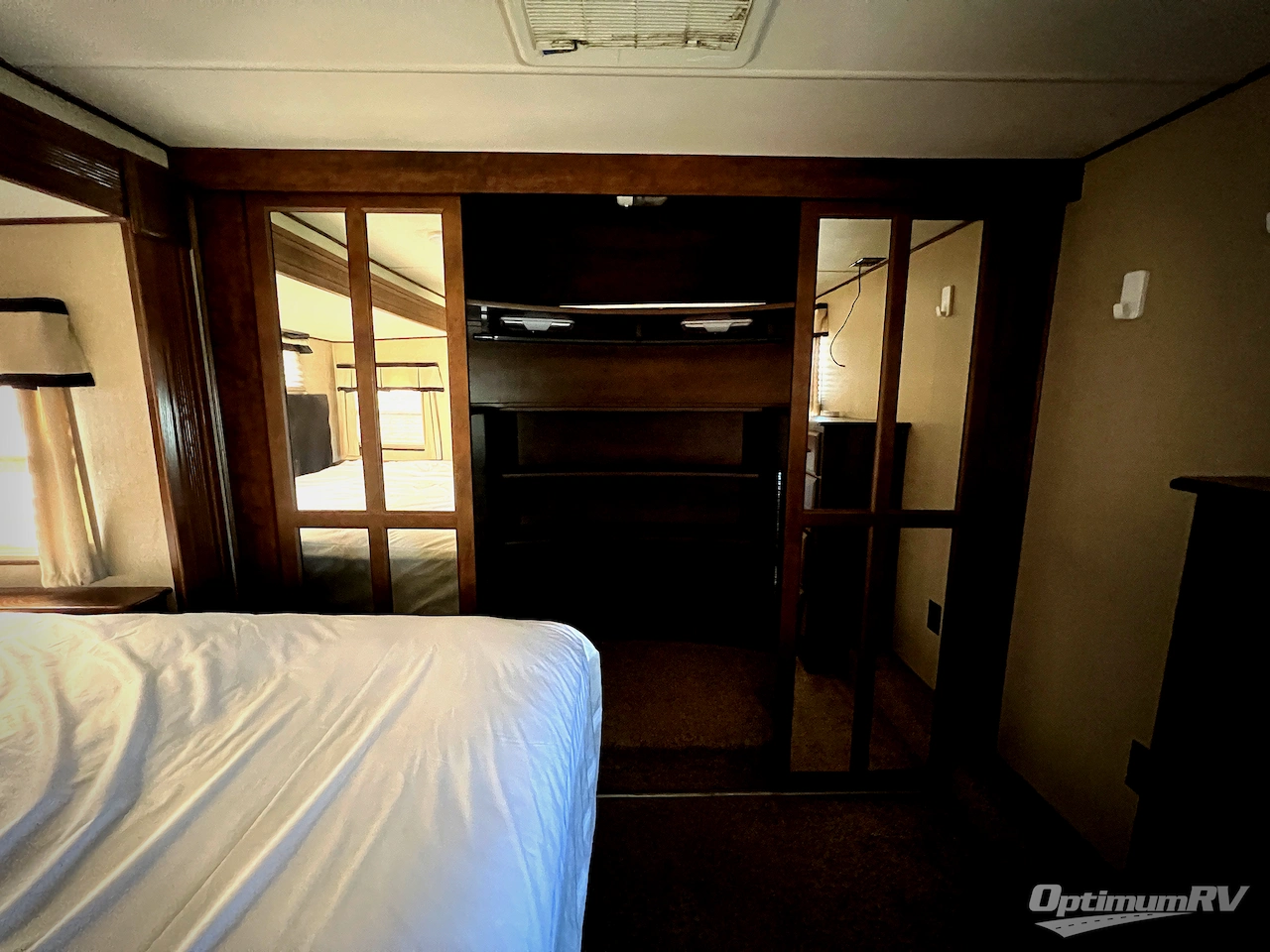 2014 Grand Design Solitude 369RL Photo 17