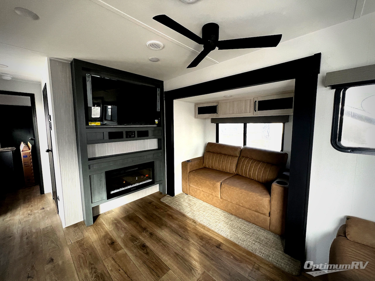 2026 Palomino Puma Destination 39FKL Photo 6