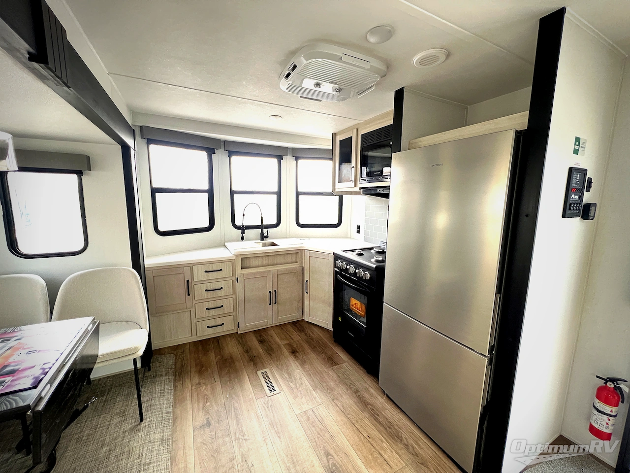 2026 Palomino Puma Destination 39FKL Photo 10