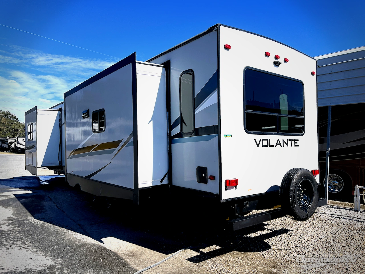 2021 CrossRoads Volante 34RE Photo 2