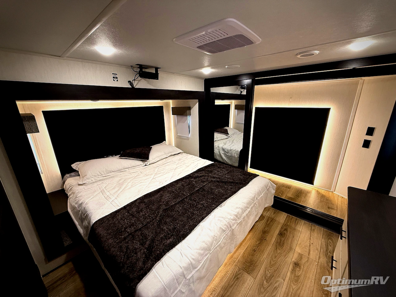 2026 Forest River Sabre 36FLX Photo 24