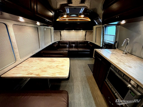 2017 Airstream Classic 30 RV Photo 2