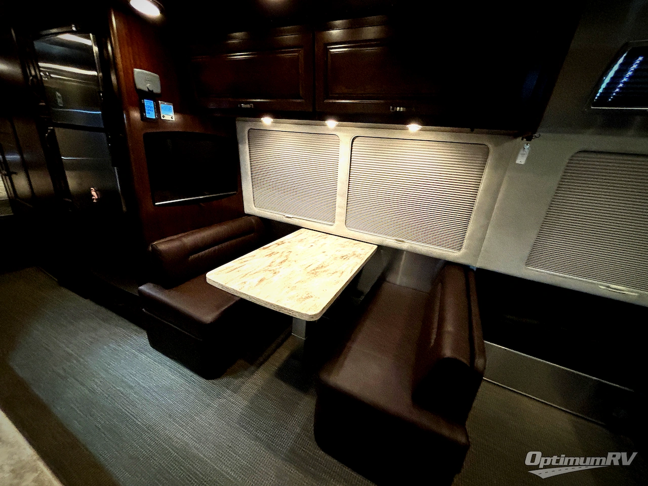 2017 Airstream Classic 30 Photo 10