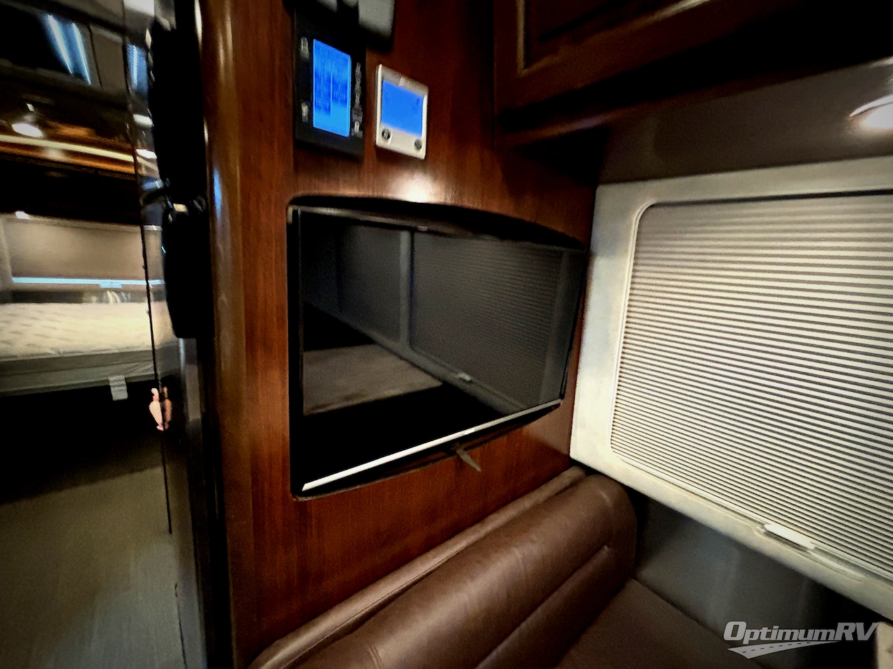 2017 Airstream Classic 30 Photo 11