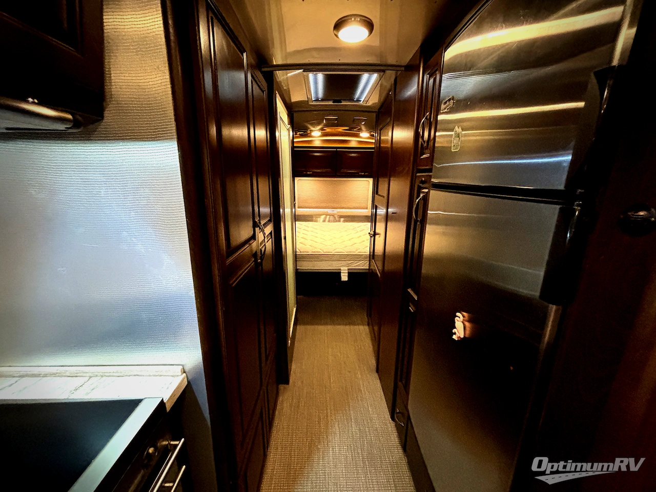 2017 Airstream Classic 30 Photo 12