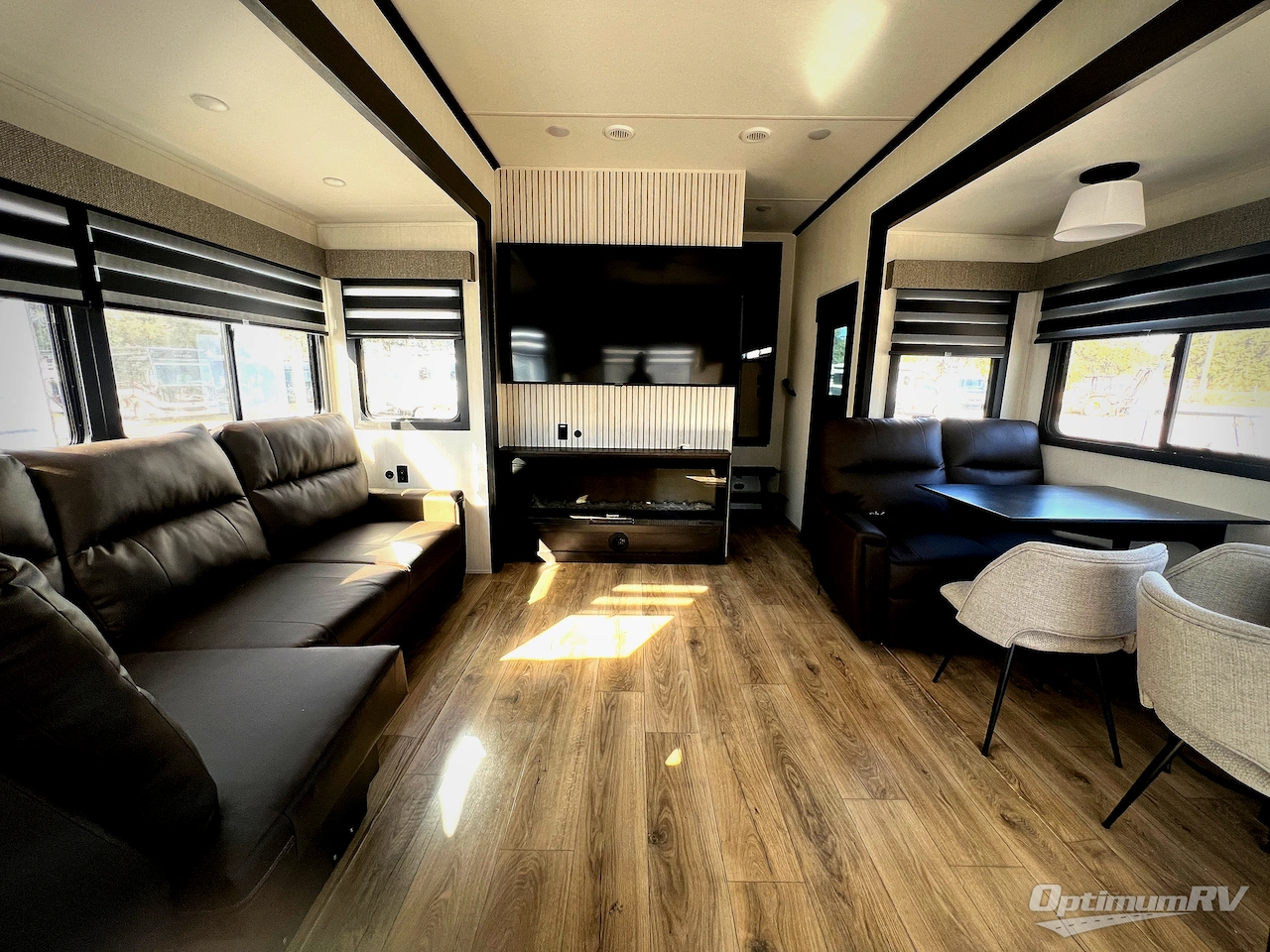 2026 Forest River Cherokee Sabre 36EST Photo 4