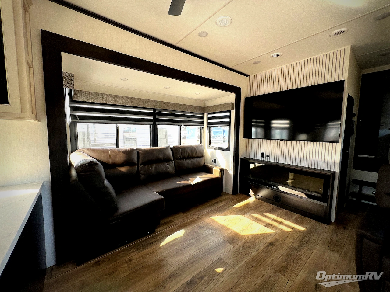 2026 Forest River Cherokee Sabre 36EST Photo 6