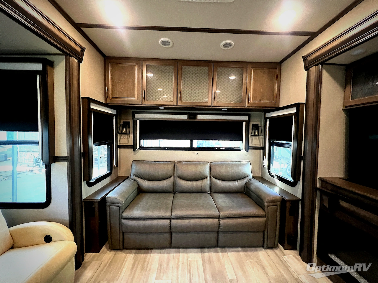 2022 Grand Design Solitude 310GK Photo 6