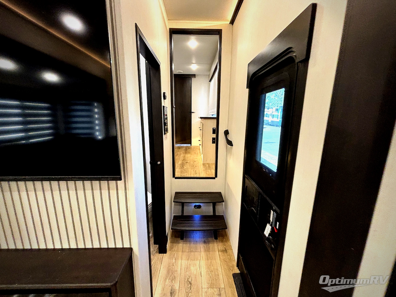 2026 Forest River Cherokee Sabre 36EST Photo 7