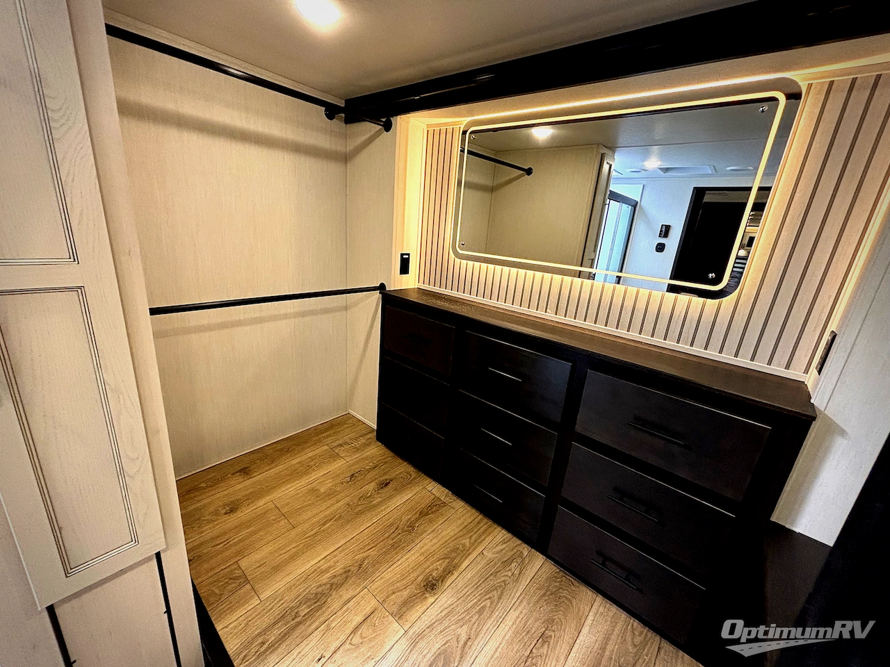 2026 Forest River Cherokee Sabre 36EST Photo 8