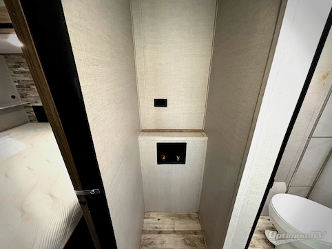 2024 Gulf Stream Kingsport Supreme Series 36FRSG RV Photo 4