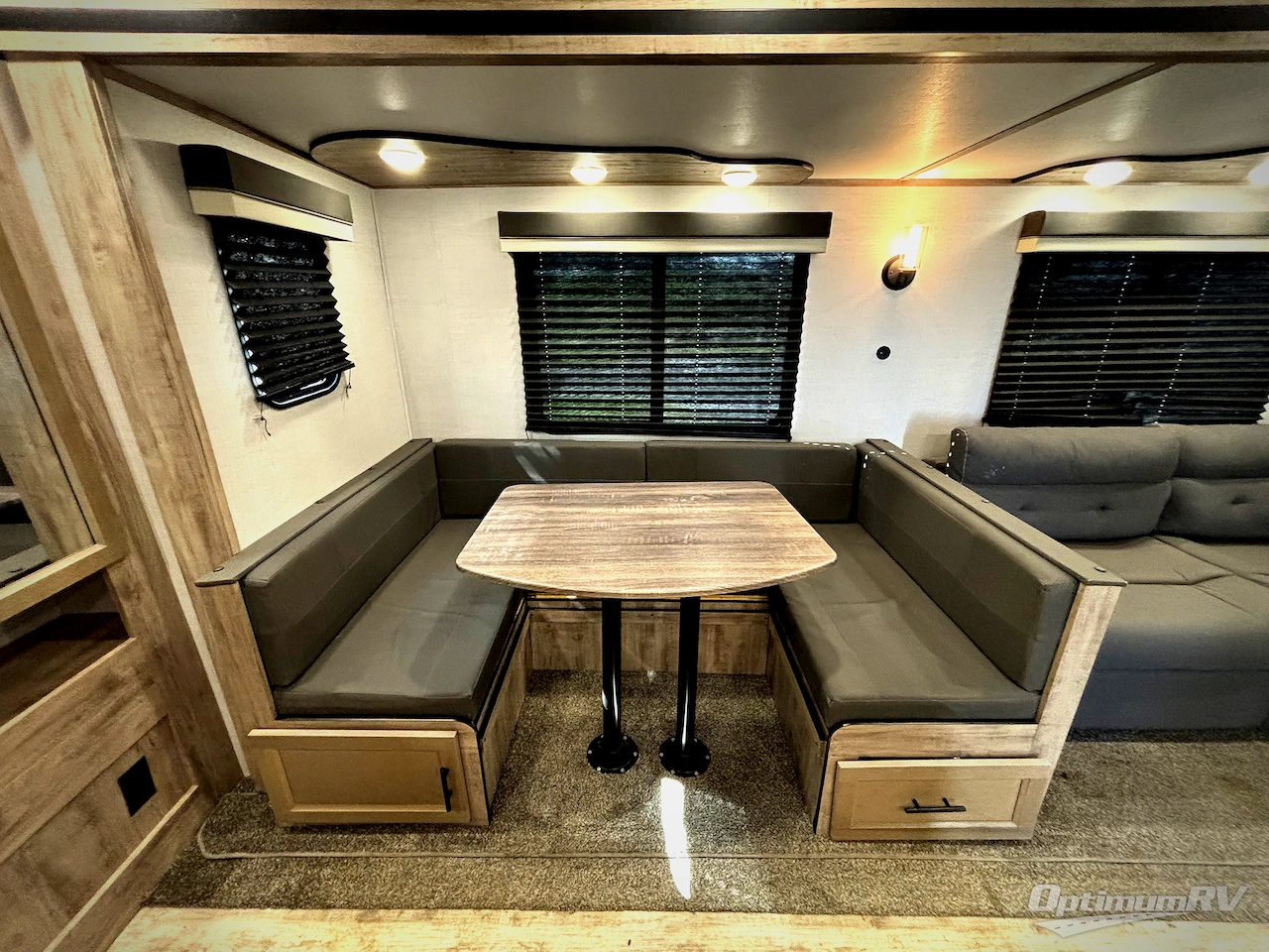 2024 Gulf Stream Kingsport Supreme Series 36FRSG Photo 11