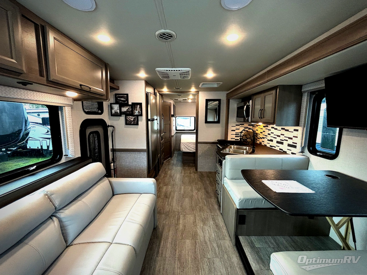2024 Holiday Rambler Admiral 28A Photo 4