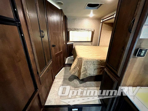 2018 Coachmen Freelander 26RS Chevy 4500 RV Photo 4