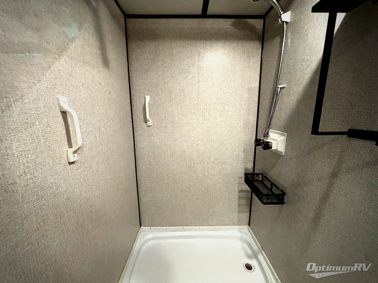 2020 Dutchmen Coleman Lantern Series 300TQ Photo 13