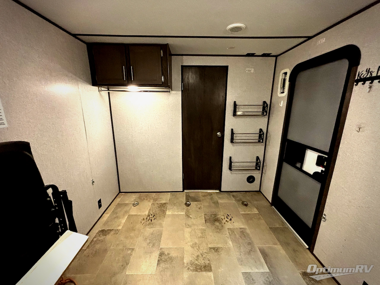 2020 Dutchmen Coleman Lantern Series 300TQ Photo 15